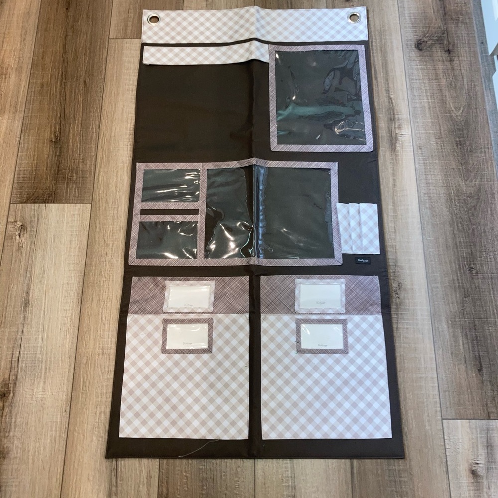 Thirty-One Hang it Up hanging Organizer pocket over door tan brown white Gingham